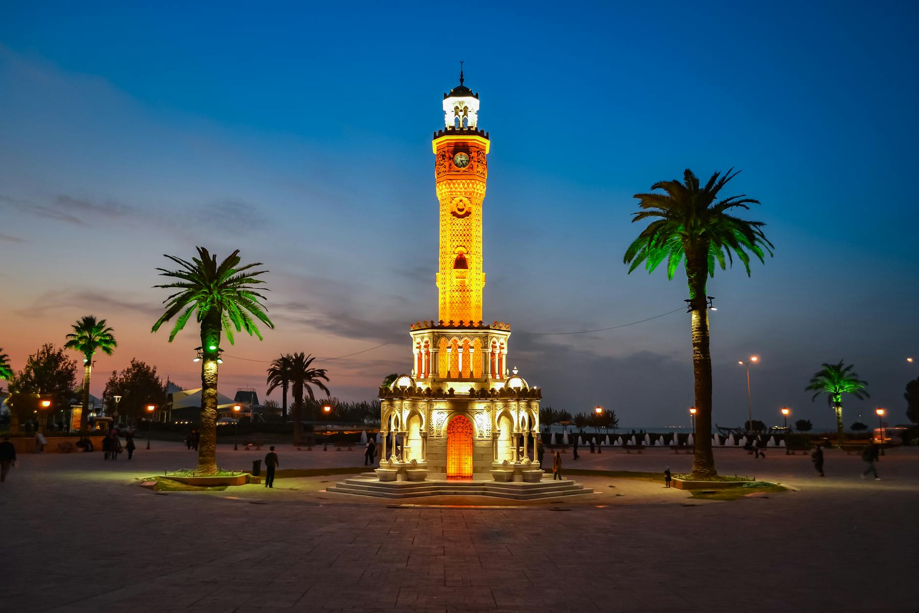 Ege'nin İncisi İzmir'de Tarih ve Kültür Keşfi 🏛️