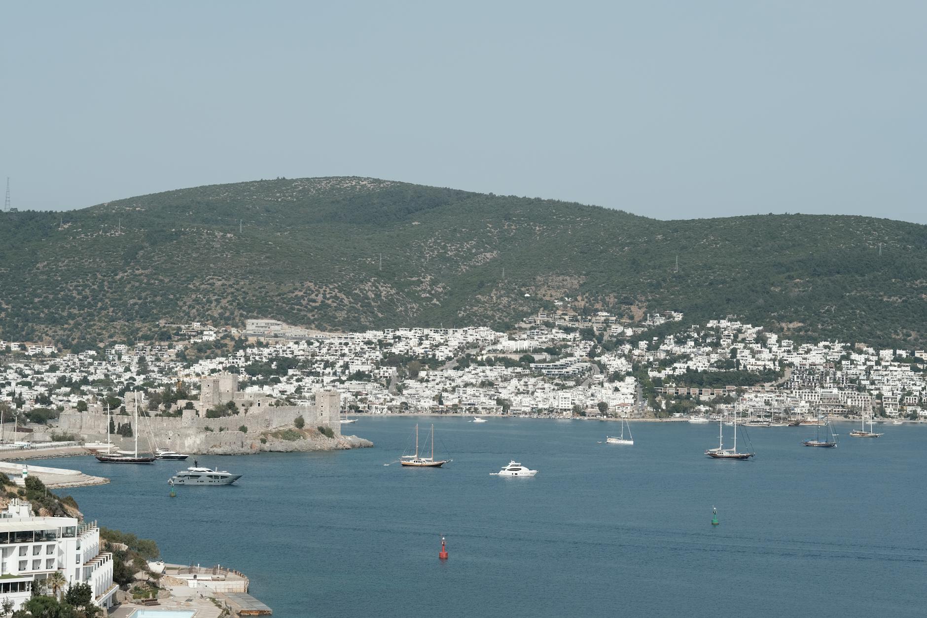 Muğla'da Romantik Kaçamak: Ege'nin Kalbinde Aşk Dolu Anlar 💖