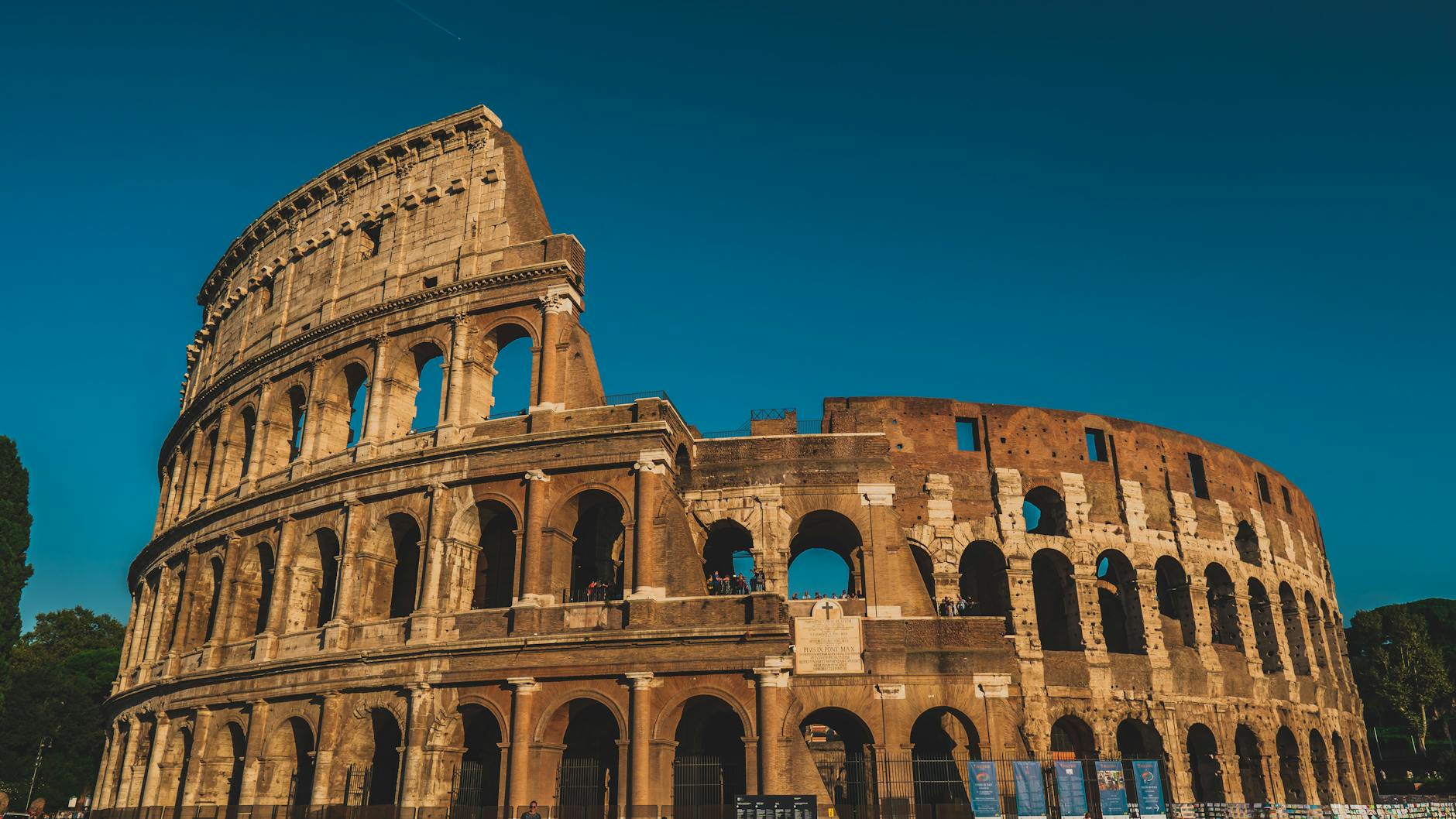 Roma'nın Kalbinde Tarihe Yolculuk 🏛️🍝