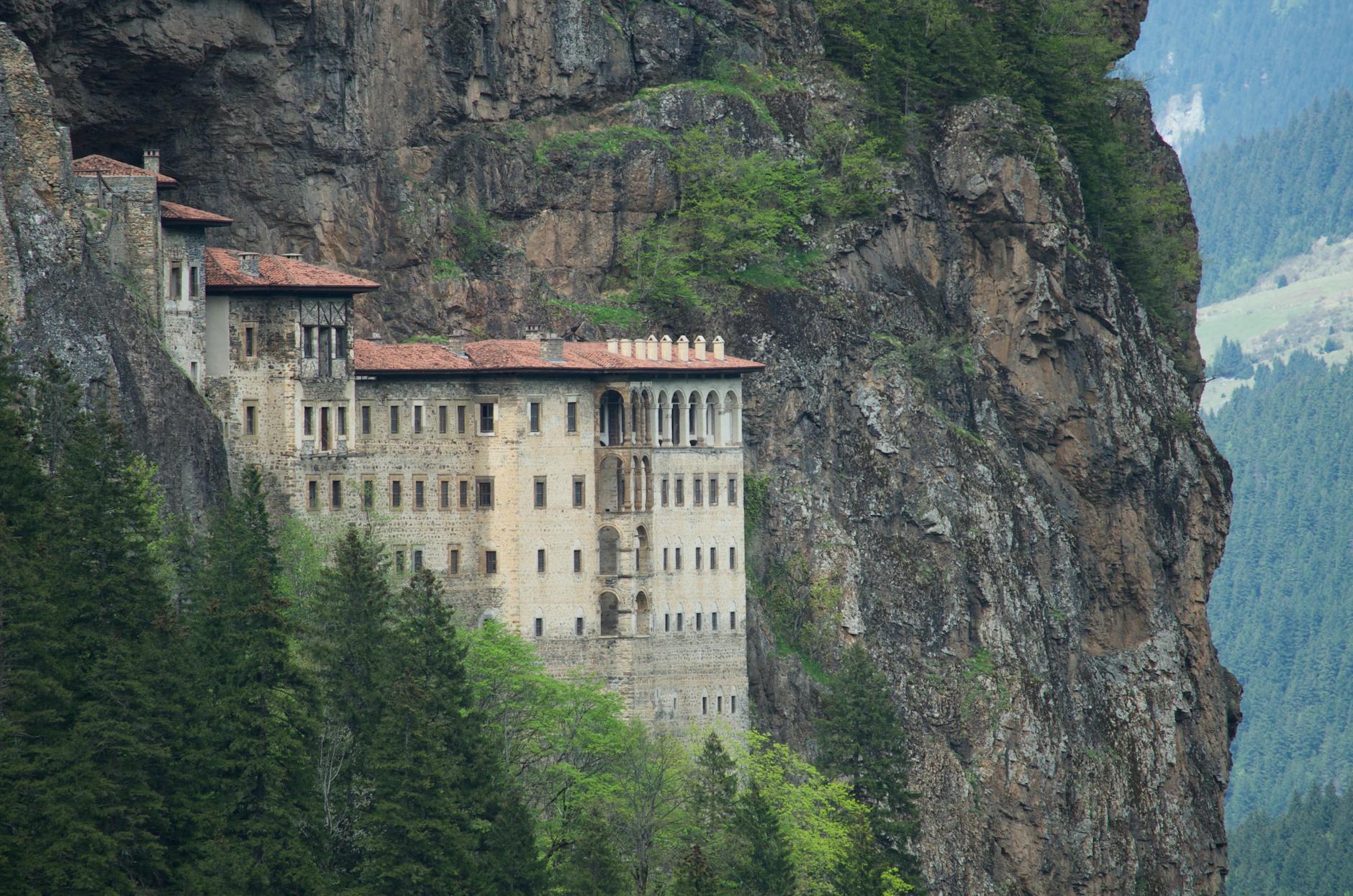 Doğu Karadeniz'in İncisi: Kültürel Trabzon Gezisi 🏞️
