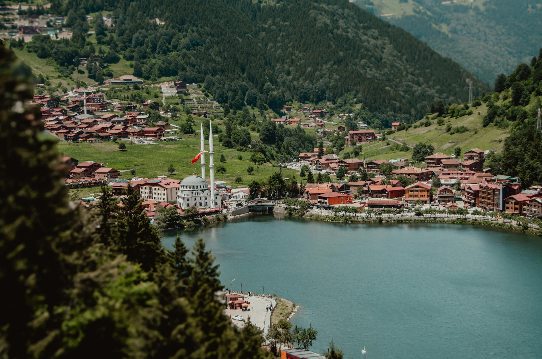 Karadeniz'in Gizemli Kalbi: Trabzon Keşfi 💚
