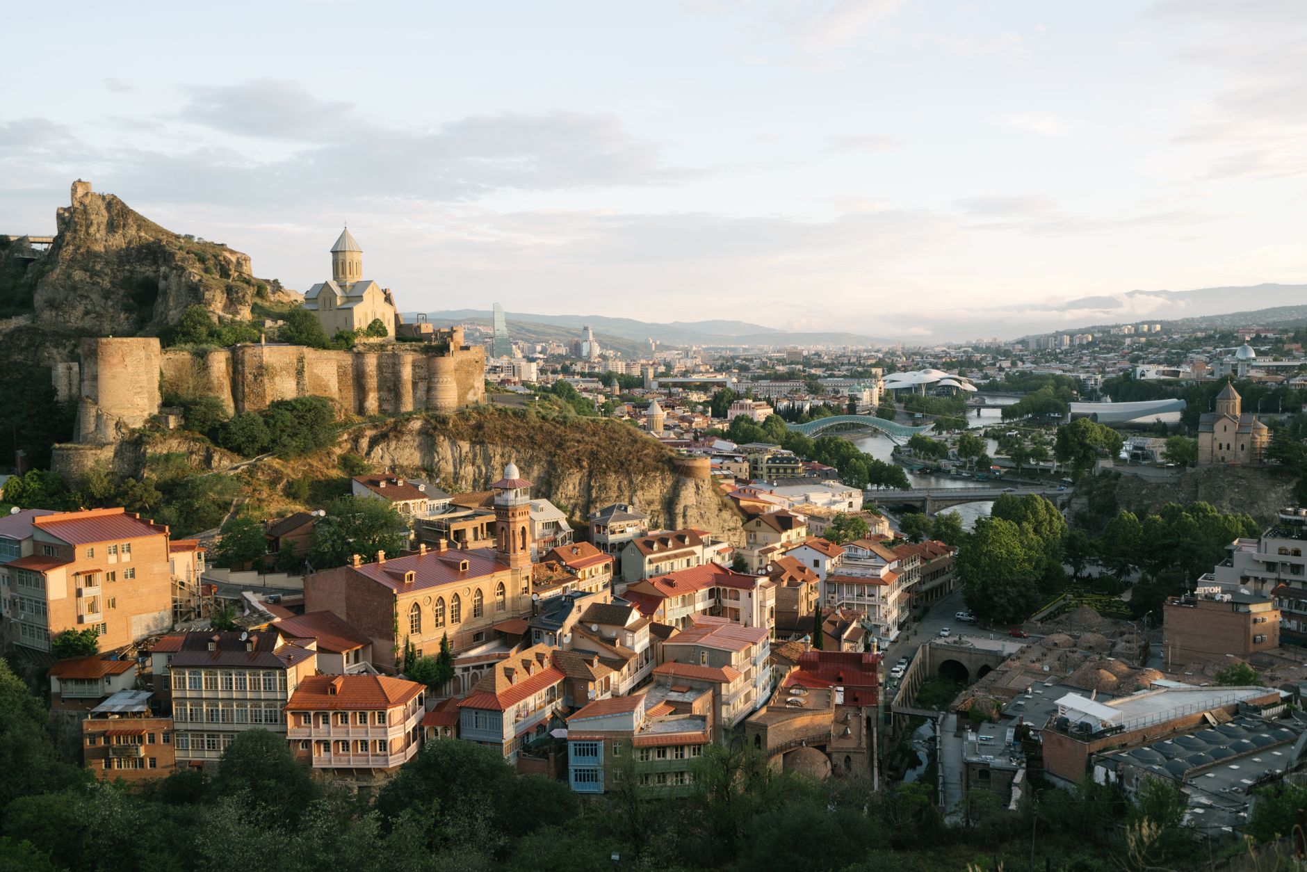 Tiflis'in Büyülü Sokaklarında 🇬🇪 Dostlarla Keşif!